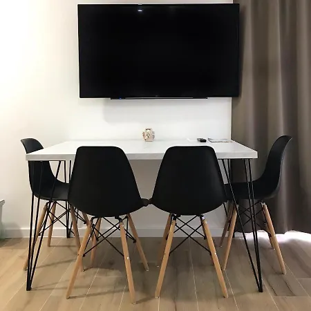 24 C Apartment *